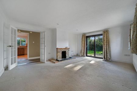 5 bedroom detached house to rent - Photo 2