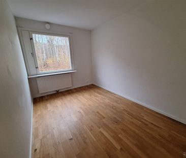 Karlslättsv 5 B - Photo 2