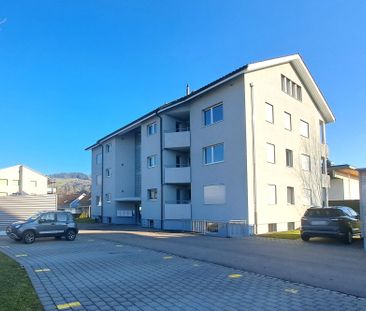 Familienwohnung in ruhiger Umgebung mit grossem Gartensitzplatz! - Photo 2