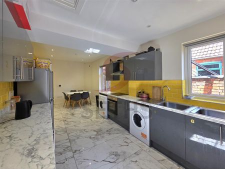 Glenfield Road, LE3, Leicester - Photo 4