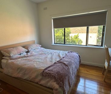 St Kilda East - Photo 2