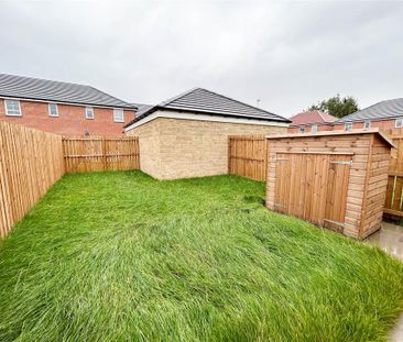 3 bedroom end of terrace house to rent - Photo 3