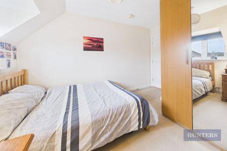 2 bedroom Flat To Let - Photo 2