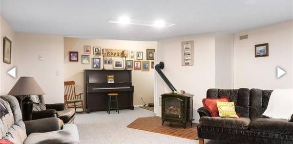 Basement Suite - Photo 2