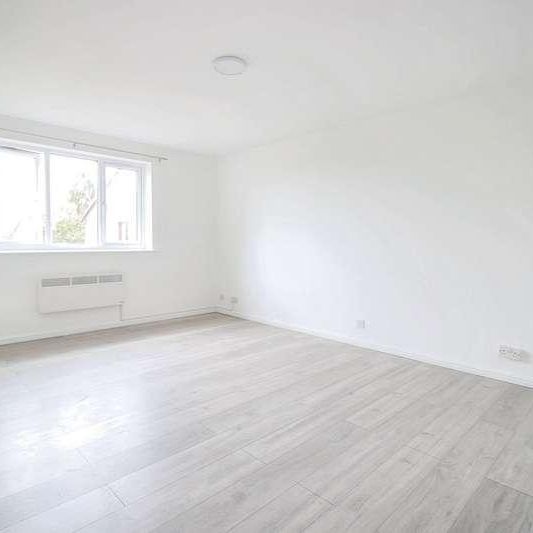 Millhaven Close, Romford, RM6 - Photo 1