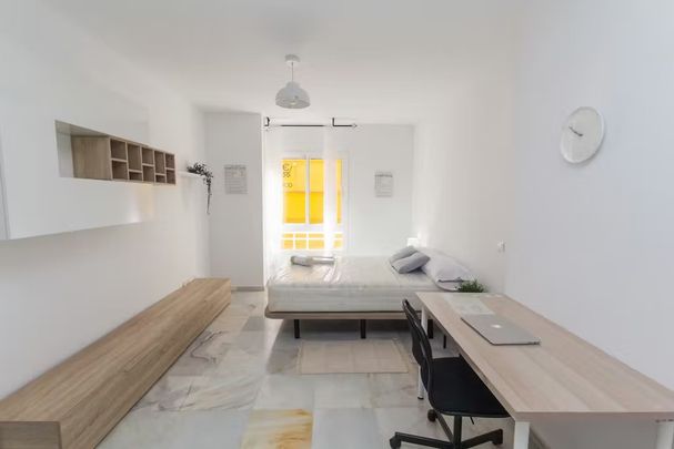 Calle Natalia, Málaga, Andalusia 29009 - Photo 1