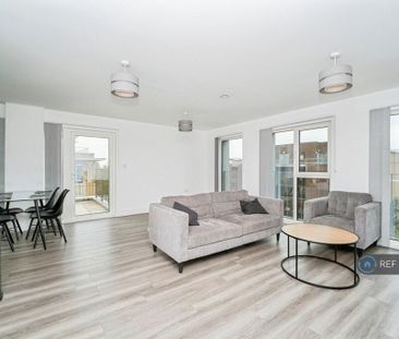 2 bedroom apartment - Photo 4