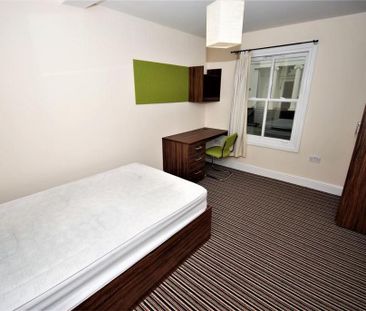 6 bedroom flat to rent - Photo 4