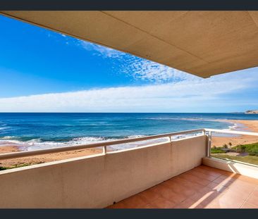 Oceanfront apartment with stunning views over Mona Vale Basin Beach... - Photo 3