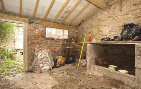 3 bedroom terraced house to rent - Photo 3