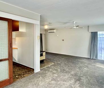 Family home in Tamatea - Photo 3