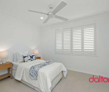 Three-bedroom Lakeside Retreat - Photo 3