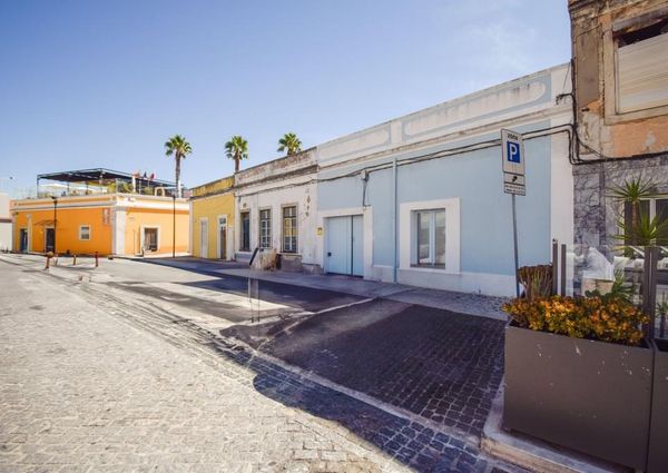 2 Bedroom House with a terrace, Paço de Arcos, Oeiras