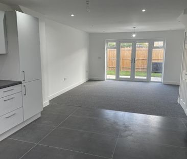 2 bedroom terraced house to rent - Photo 1