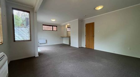 Three Bedrooms, Ngaio - Photo 4