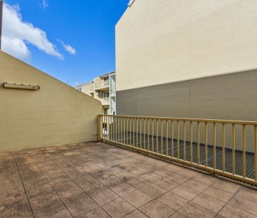 37/53 McMillan Crescent, Fyshwick - 2 Bedrooms, 1 Bathroom, 1 Car Park - Photo 3