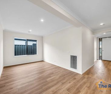 28 Bridoon Road, Tarneit VIC 3029 - Photo 2
