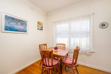 South Shepparton - 4 Bedroom - Photo 2