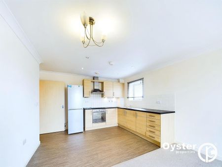 2 bedroom flat to rent - Photo 2