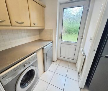 4 bedroom detached house to rent - Photo 2