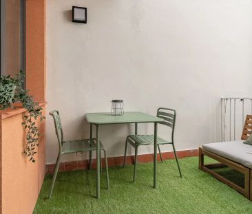 Room in a shared 4-bedroom apartment for rent in Sants-Badal, bills included - Photo 4