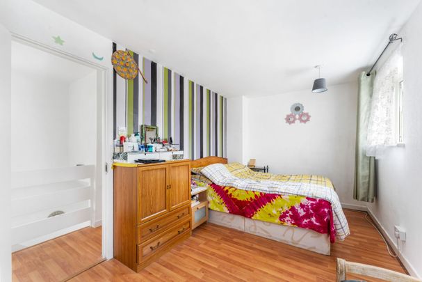 Portland Road, Mitcham, CR4 - Photo 1