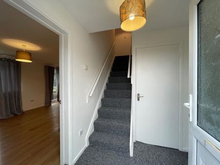 3 bedroom semi-detached house to rent - Photo 4