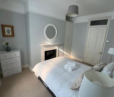 DOUBLE BEDROOM WITH PRIVATE BATHROOM IN FULHAM - Photo 2