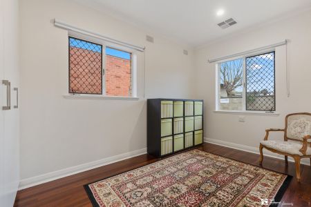 Stunningly Updated Unit in a Prime, Highly Sought-After Location! - Photo 4