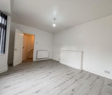 1 Bedroom Flat To Let - HP11 - Photo 3