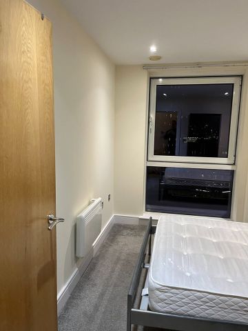 1 Bed Flat, Wharfside Point South, E14 - Photo 4