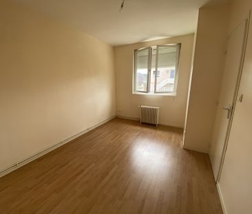 Location Appartement 2 pièces 43m² LE CREUSOT 71200 - Photo 4