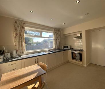 3 bedroom semi-detached house to rent - Photo 4