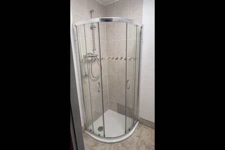 Room in a Shared Flat, Young Village, L5 - Photo 4