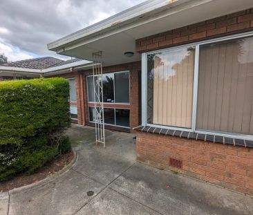 “Spacious two bedroom villa, close to Broadway Shopping Village & R... - Photo 2