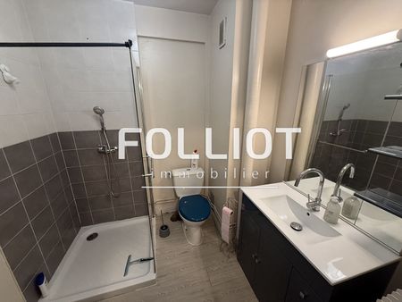A LOUER : Appartement T1 Bis meublé à Fougeres - Réf.2536CV - Photo 3