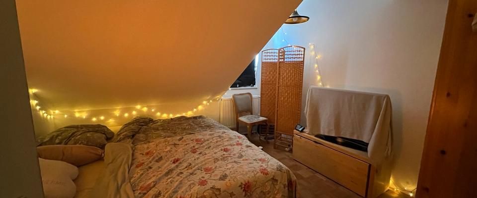 Gemütliche, möblierte 2-Zimmer-Dachgeschosswohnung - Foto 1