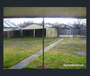 TWO BEDROOM HOME IN QUIET & CENTRAL LOCATION - Photo 5