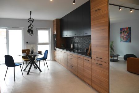 Duża nowa kawalerka od zaraz gara - Zdjęcie 4