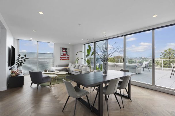 Luxury Furnished Residence with Spectacular Terrace & Park Views - Photo 1