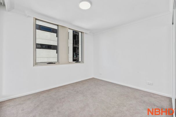 A Landmark Address Offering the Best of Canberra Living - Photo 1