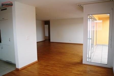 Schöne 4.5 Zimmerwohnung in Wünnewil! - Photo 1