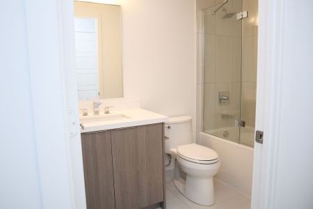 For Lease - 333 Sunseeker Avenue Unit# 518, Innisfil, Ontario - Photo 3