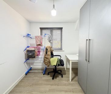 4 Bedroom House To Let - Photo 2