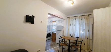 Garsoniera de inchiriat in zona centrala, etaj 2. Renovat... - Photo 2