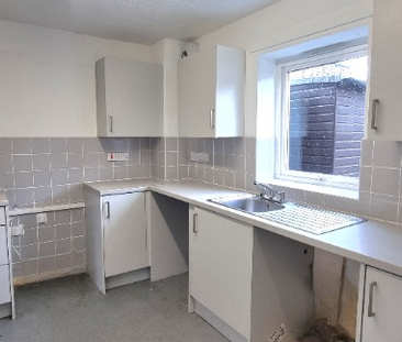 2 bedroom end of terrace house to rent - Photo 6