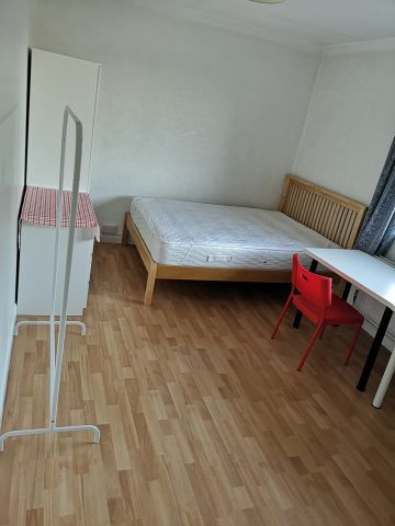 Room in a Shared Flat, Orlescote Road, CV4 - Photo 2