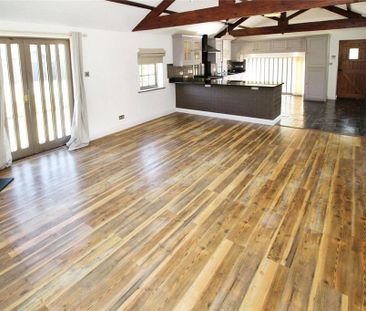 3 bedroom bungalow to rent - Photo 1