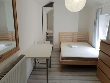 4 bedroom terraced house to rent - Photo 5