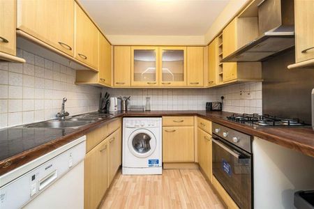 4 bedroom flat to rent - Photo 5